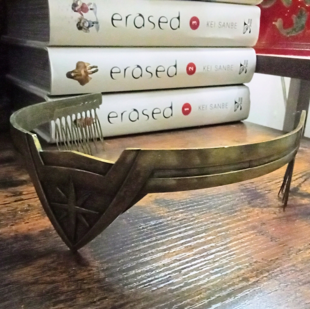 Wonder Woman costume crown